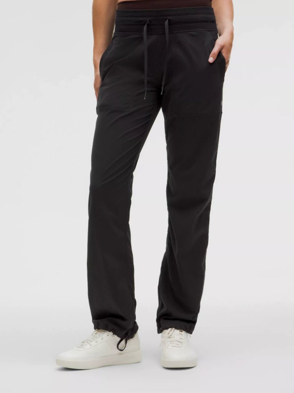 Lululemon Dance Studio Mid-Rise Pant Short (Black, size 6)